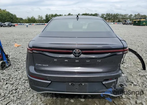 2024 Toyota Crown Xle z USA, uszkodzony, nr VIN JTDAAAAF2R3023253